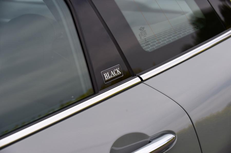 Детали экстерьера Mini Cooper Clubman Black Pack 2017 года  (фото 16 из 18)